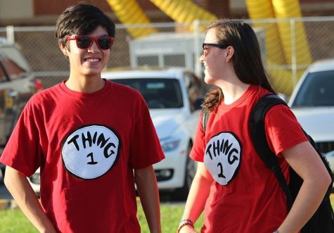 Senior Sunrise takes students back to the early 2000s