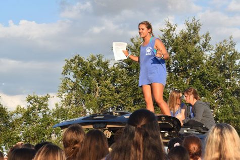 Seniors participate in scavenger hunt