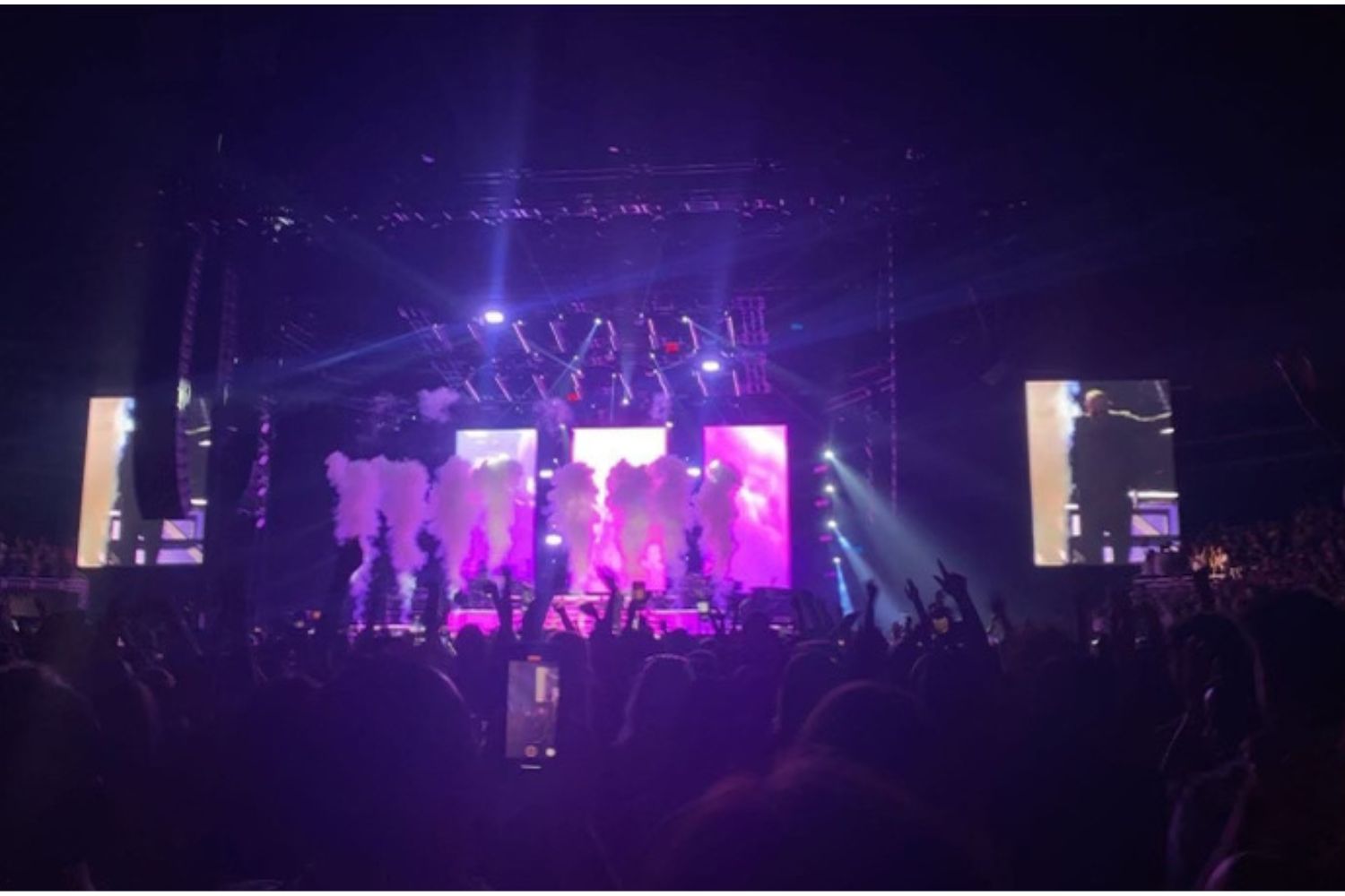 Pitbull Can't Stop Us Now Tour Review PHS News