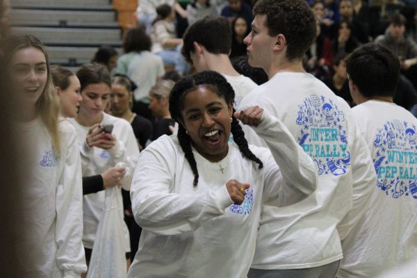 Senior, Arsemia Negash, dances with her fellow E-Board members before the pep rally started. E-Board president, Natasha Jennings, and class of 2024 president, Neil Diasti, both hosted this Winter Pep Rally. 