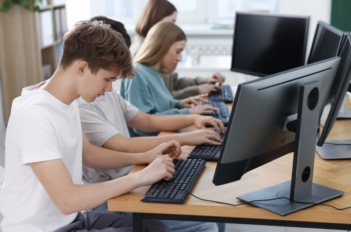 SAT season is approaching quickly, and students often have different ways of preparing. Many students in the past have chosen set study plans to help them achieve their goal score.
